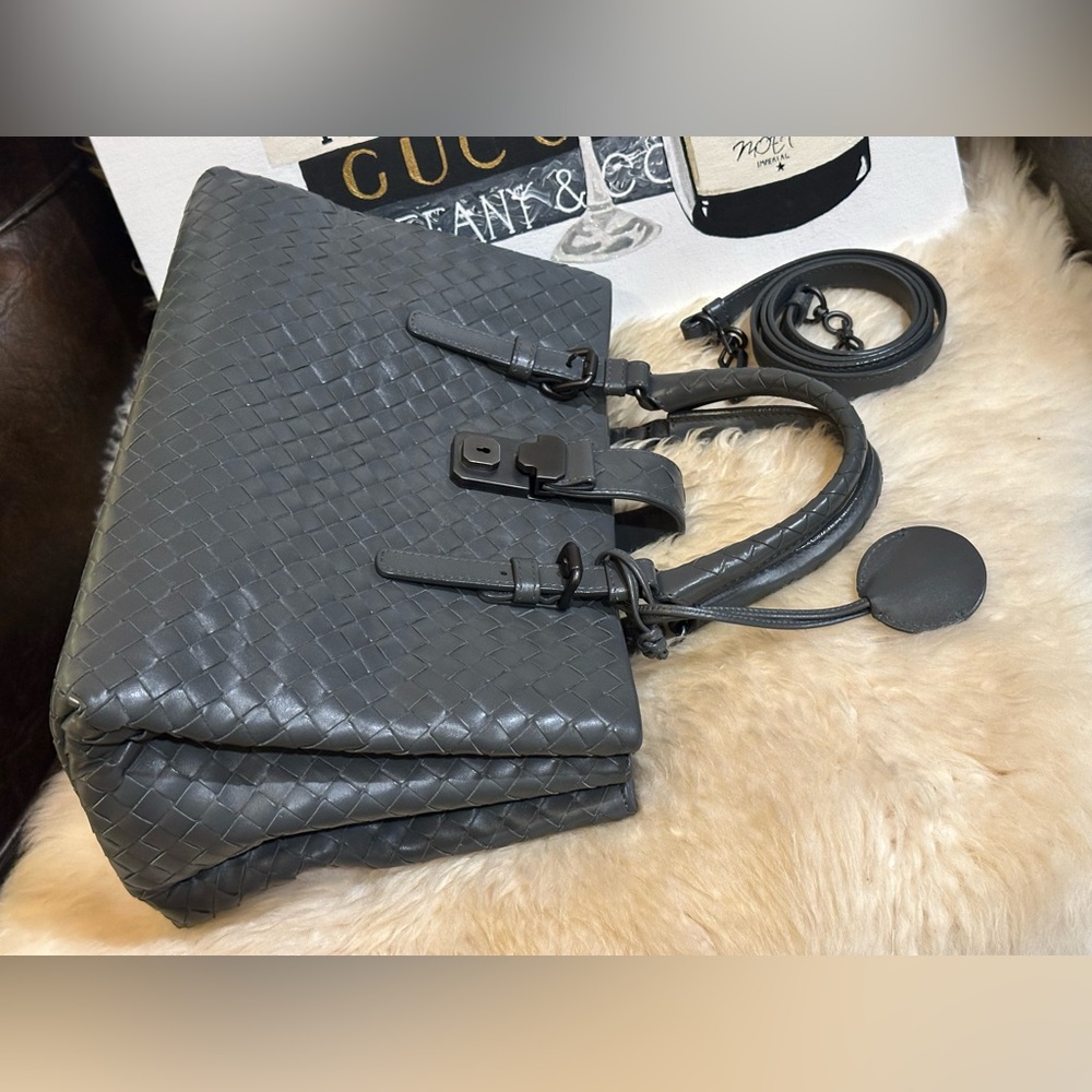 ๐ฅ BOTTEGA VENETA ROMA HANDBAG 2 WAY INTERECCIATO NAPPA LEATHER w/ Dust Bag - Picture 12 of 16